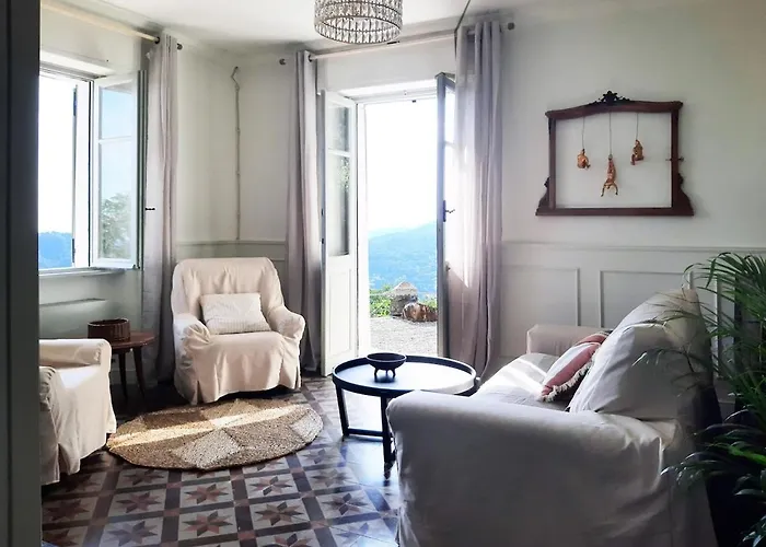 Oreste, 4 Bedroom Period With View *