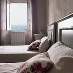 Дом отдыха Oreste, 4 Bedroom Period With View