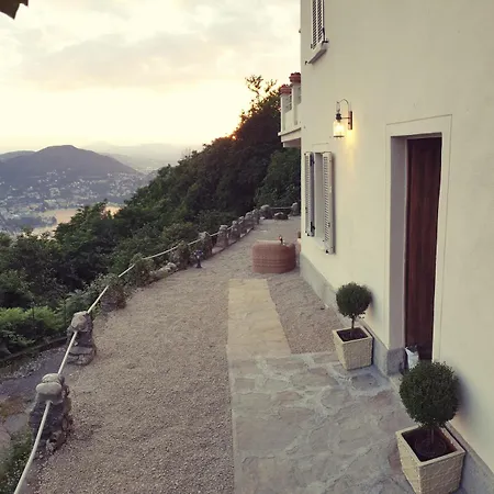 Oreste, 4 Bedroom Period With View Hébergement de vacances *