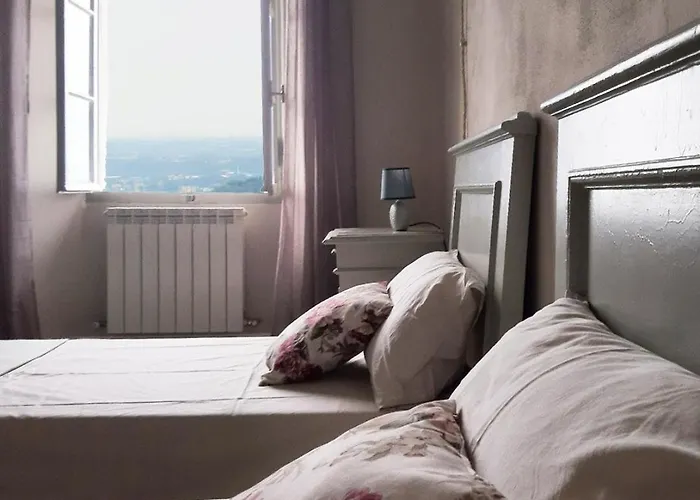 度假居 Oreste, 4 Bedroom Period With View