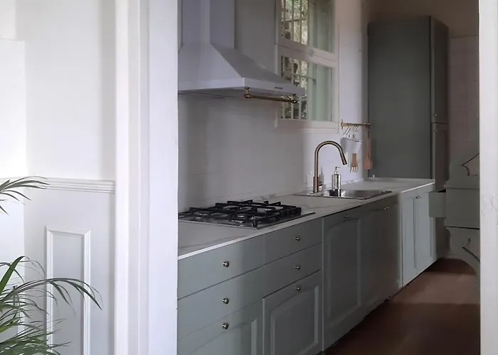 Oreste, 4 Bedroom Period With View 度假居