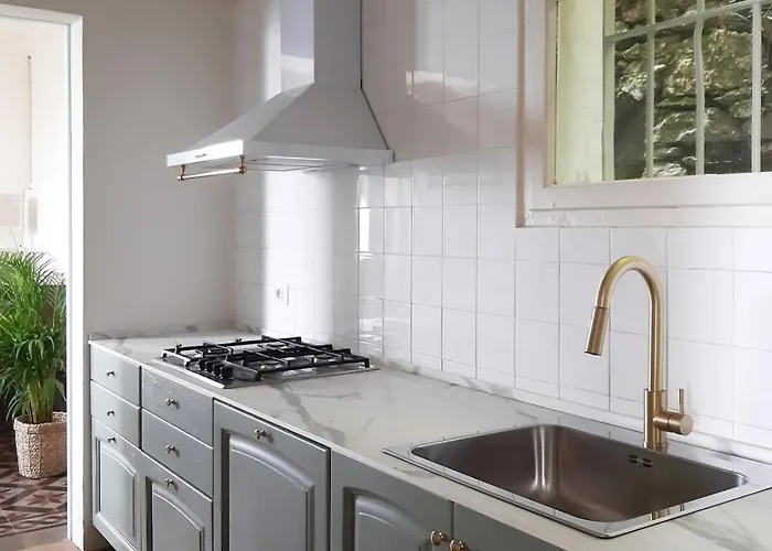 Oreste, 4 Bedroom Period With View Semesterbostad Como