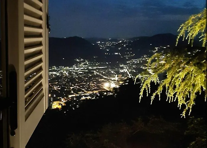 Semesterbostad Oreste, 4 Bedroom Period With View Como