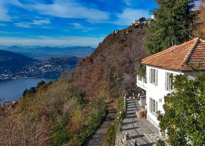 Oreste, 4 Bedroom Period With View Prázdninový dům Como