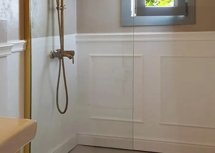 Oreste, 4 Bedroom Period With View Prázdninový dům *